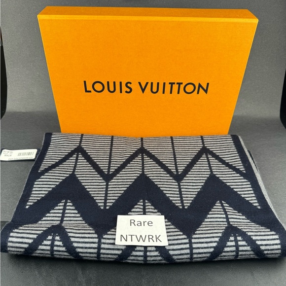 Louis Vuitton Navy/Gray Wool Scarf M73436 - Picture 3 of 5